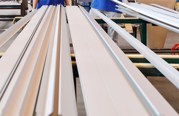 1734503108673558.jpg 廣東中亞鋁業(yè)真產品-5.jpg